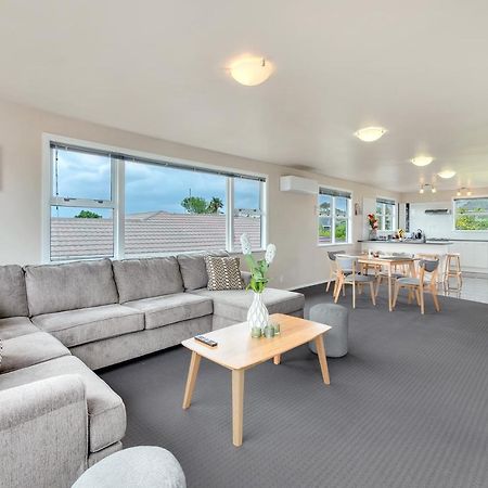 Fabulous Three Bedroom Home In Pakuranga Auckland Exterior photo