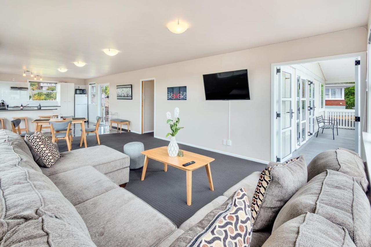 Fabulous Three Bedroom Home In Pakuranga Auckland Exterior photo